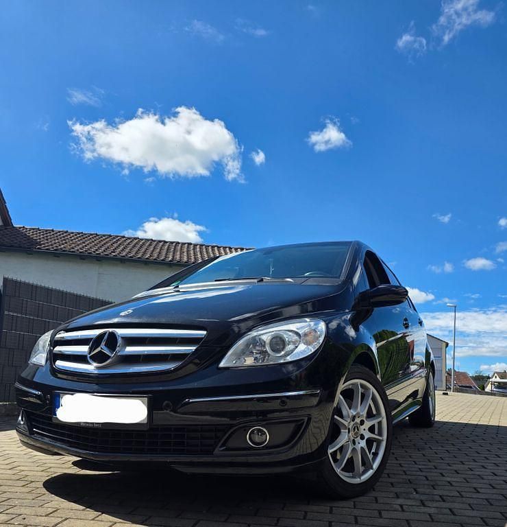 Schwarz Gebraucht 2006 Mercedes B200 Van / Kleinbus | 6.300 € (Teuer) - Bild 1/4