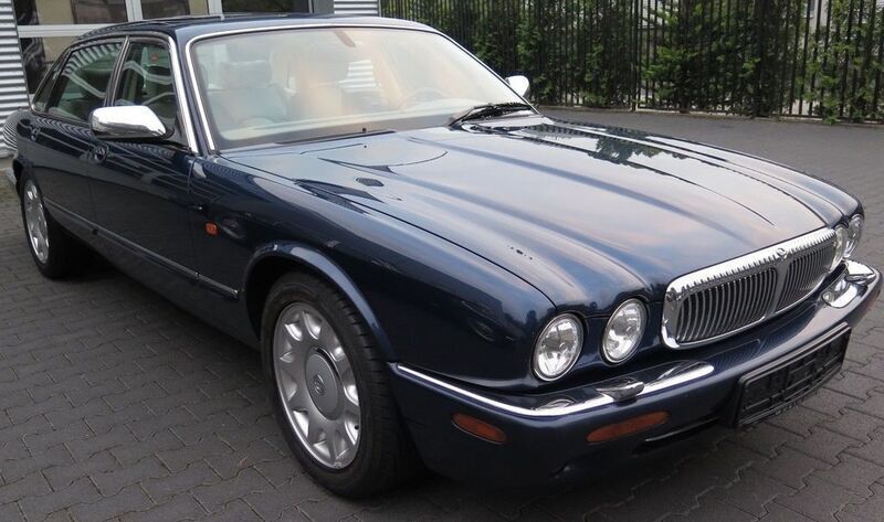 Blau Gebraucht 2000 Jaguar XJ8 Limousine | 15.000 € - Bild 1/4