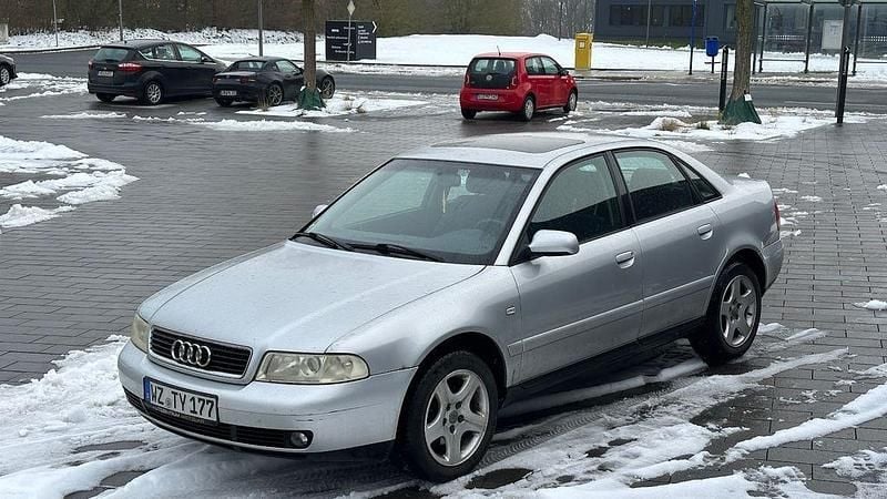 Silber Gebraucht 1999 Audi A4 Limousine | 1.400 € (Guter Preis) - Bild 1/4