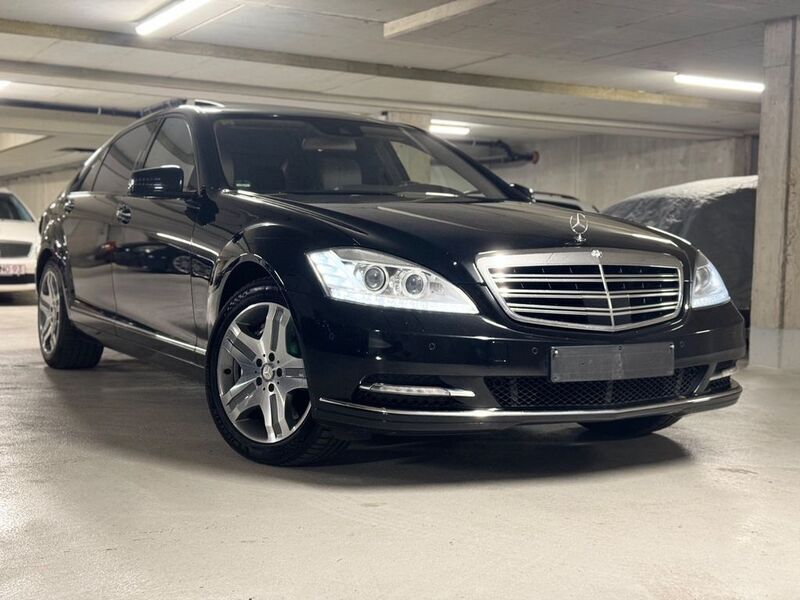 Schwarz Gebraucht 2012 Mercedes S600 Limousine | 24.970 € - Bild 1/4