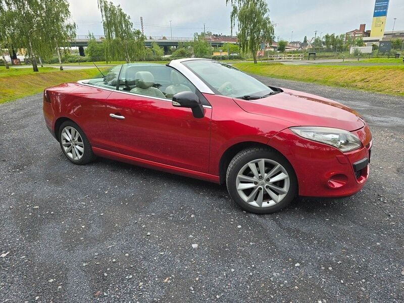 Rot Gebraucht 2012 Renault Mégane Cabriolet Luxe Cabrio | 8.000 € (Etwas zu teuer) - Bild 1/4