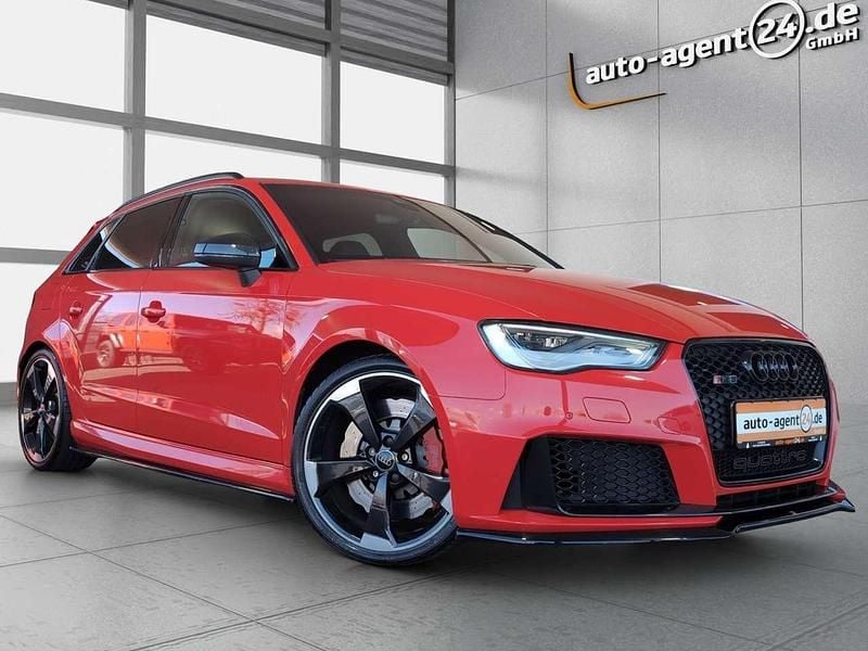 Gebraucht Audi RS3 Design 367 PS (269 kW) 2016 Individuallackierung (rot) Limousine