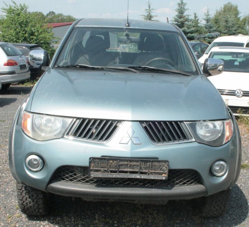 Silber Gebraucht 2007 Mitsubishi L200 Intense Abholung | 5.395 € (Superpreis) - Bild 1/4