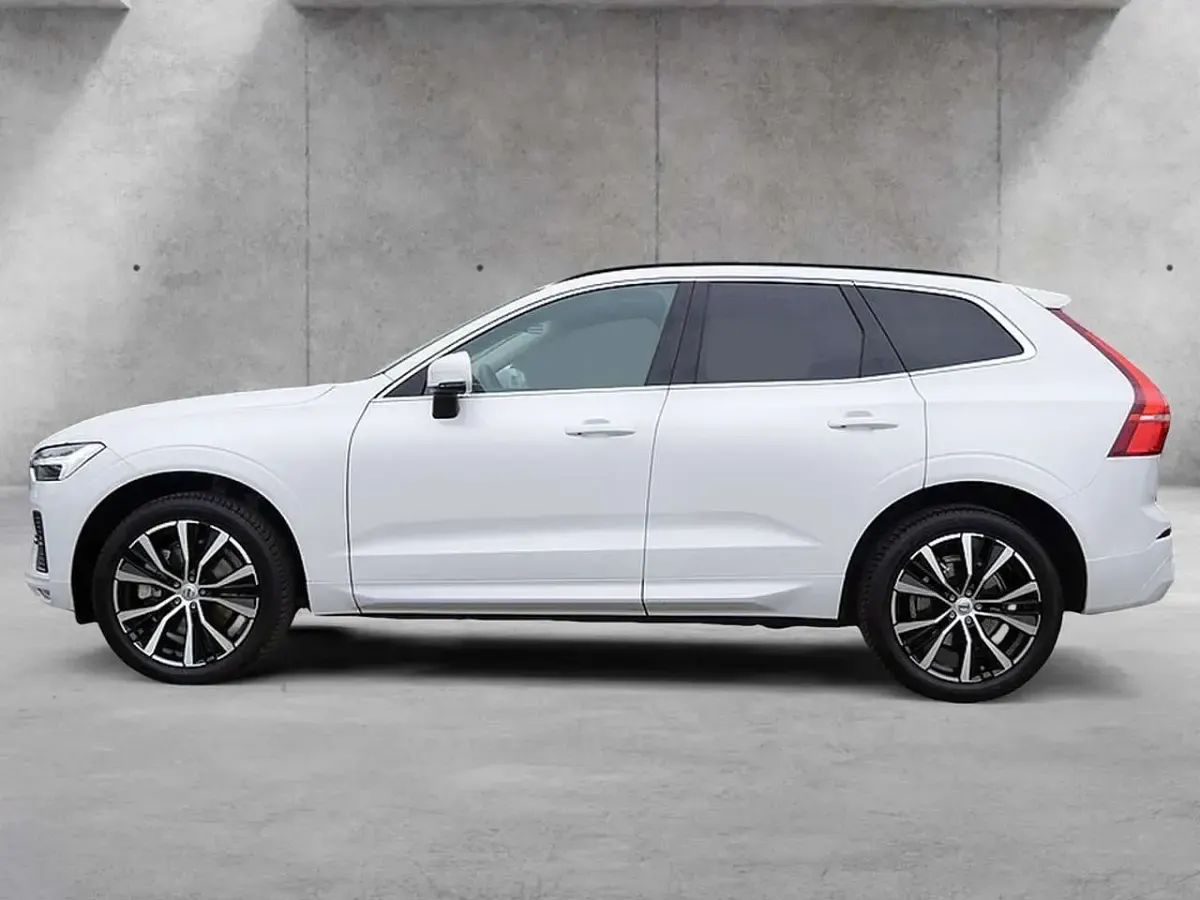 Gebraucht Volvo XC60 Core 197 PS (144 kW) 2023 Weiß SUV