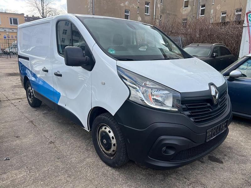 Gebraucht Renault Trafic 120 PS (88 kW) 2015 Weiß Van / Kleinbus