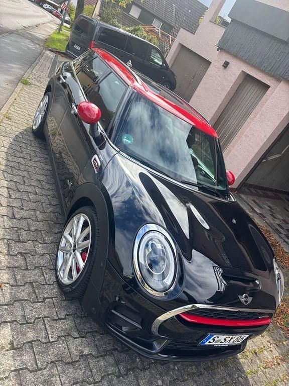 Schwarz Gebraucht 2018 Mini John Cooper Works Clubman Sport Kombi | 19.900 € (Guter Preis) - Bild 1/4