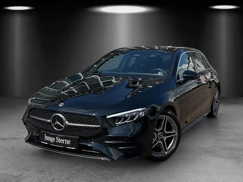 Kosmosschwarz Gebraucht 2024 Mercedes A200 Premium Limousine | 33.880 € (Fairer Preis) - Bild 1/4