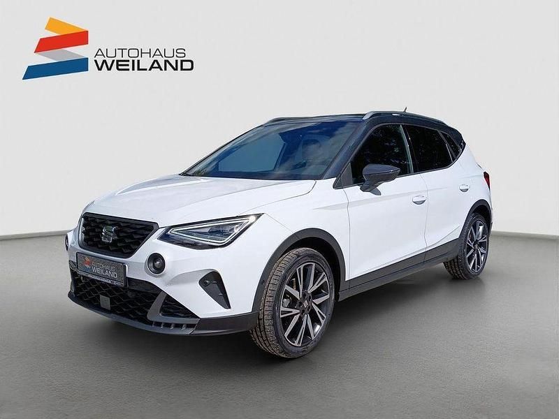Gebraucht Seat Arona FR 116 PS (85 kW) 2024 Nevada weiss metallic / dach magnetic grau metallic SUV