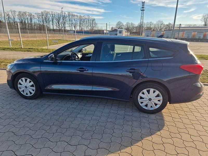 Gebraucht Ford Focus Trend 120 PS (88 kW) 2020 Blau Limousine