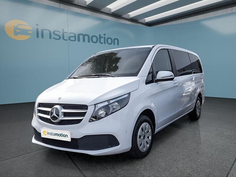 Weiß Gebraucht 2022 Mercedes V220 Van / Kleinbus | 45.849 € (Fairer Preis) - Bild 1/4