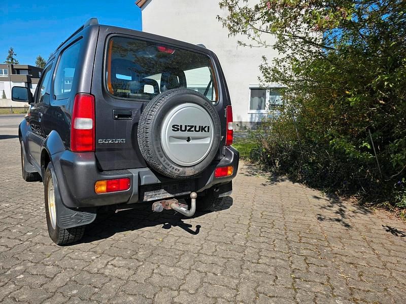 Używany Suzuki Jimny 86 KM (63 kW) 2009 Szary SUV