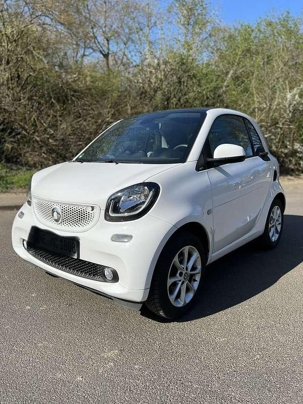Gebraucht Smart ForTwo Coupé Basis 71 PS (52 kW) 2016 Weiß Kleinwagen