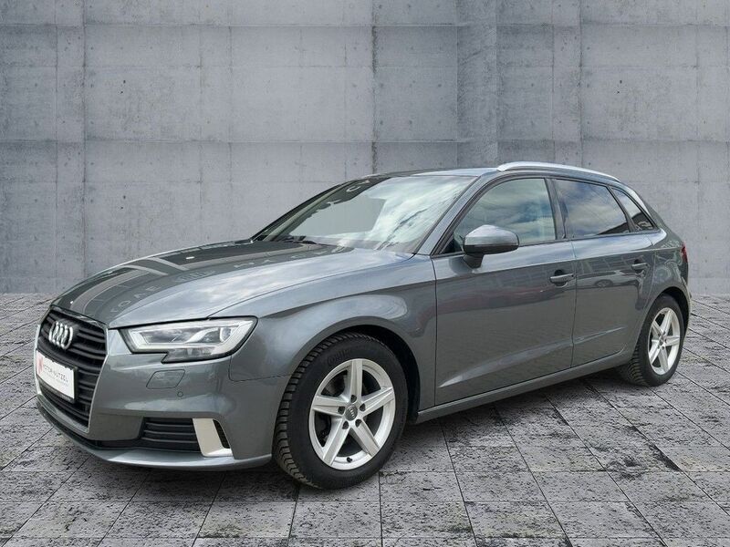 Gebraucht Audi A3 Sportback Sport 150 PS (110 kW) 2020 Grau Kleinwagen