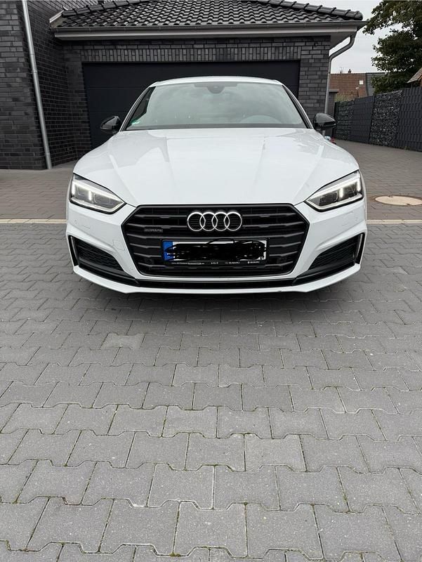 Weiß Gebraucht 2017 Audi A5 Limousine | 25.000 € (Fairer Preis) - Bild 1/4