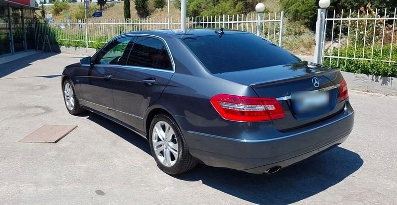 Gebraucht Mercedes E200 Avantgarde 184 PS (135 kW) 2010 Grau Limousine