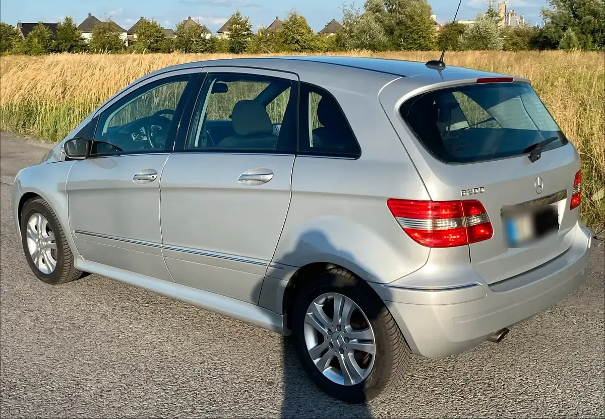 Gebraucht Mercedes B200 136 PS (100 kW) 2006 Silber Van / Kleinbus