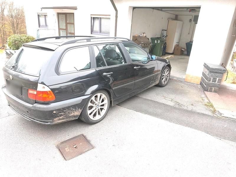 Gebraucht BMW 320 150 PS (110 kW) 2005 Schwarz Kombi