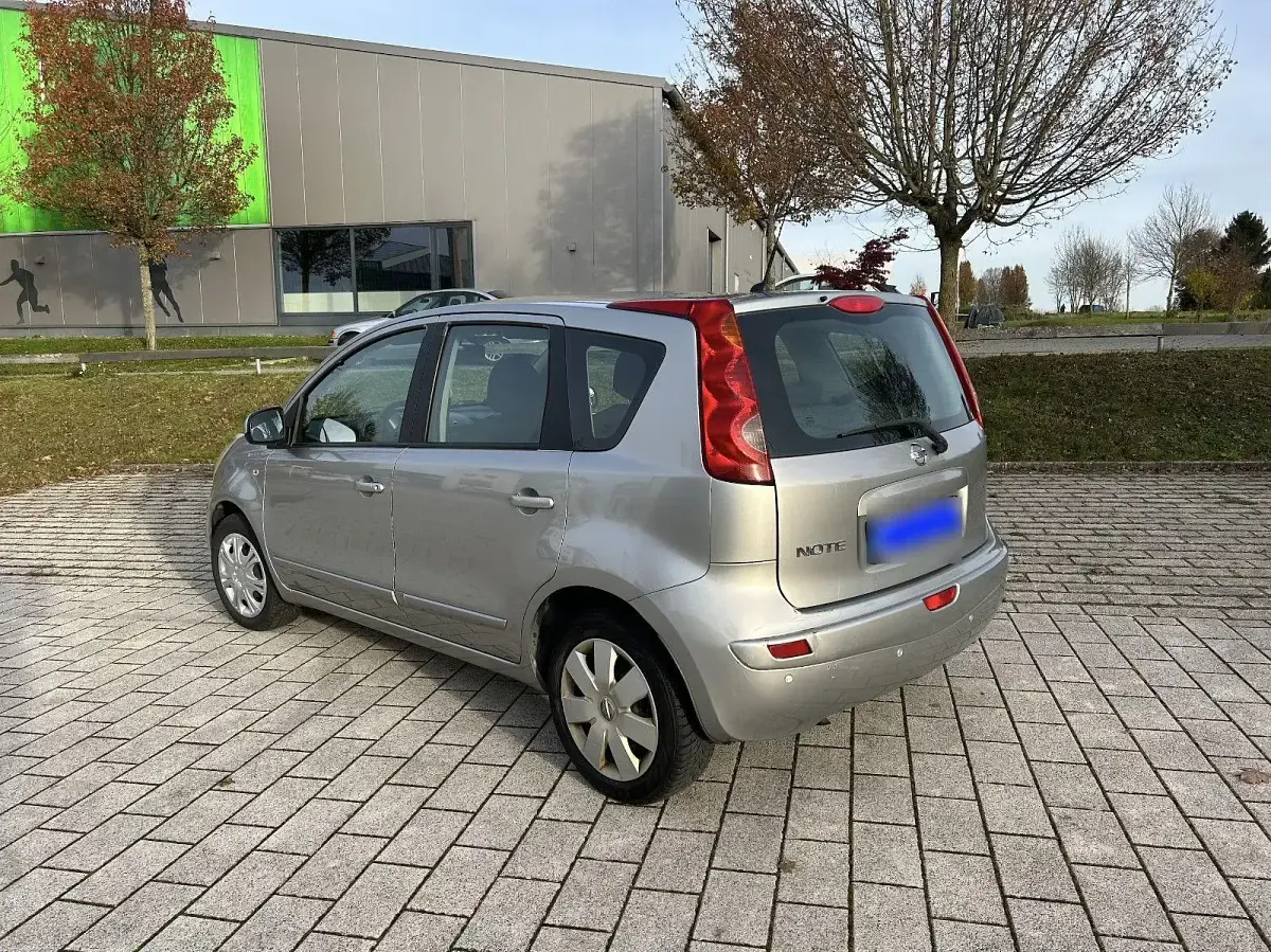 Gebraucht Nissan Note Acenta 88 PS (64 kW) 2008 Silber Kleinwagen