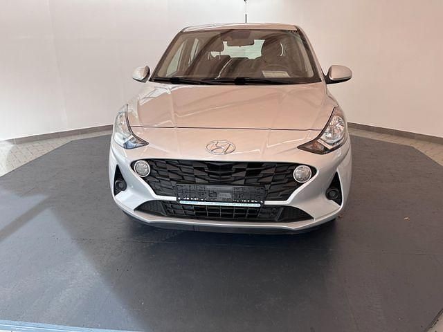 Gebraucht Hyundai i10 Select 67 PS (49 kW) 2021 Silber Kleinwagen