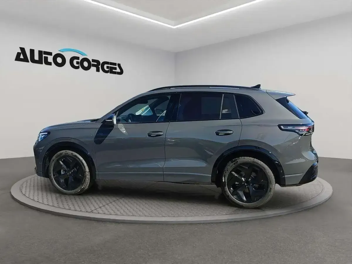 Neu VW Tiguan Style 150 PS (110 kW) 2026 Delfingrau metallic SUV