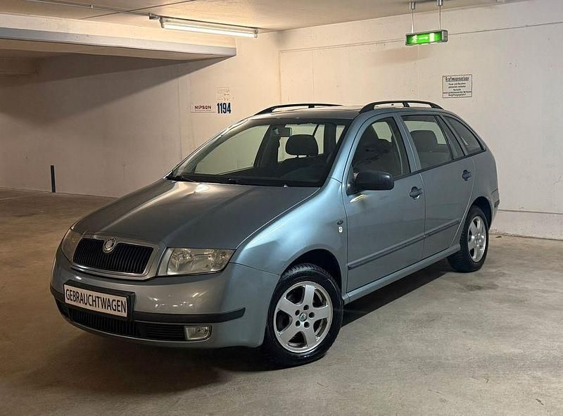 Grau Gebraucht 2002 Skoda Fabia Elegance Kombi | 950 € (Fairer Preis) - Bild 1/4