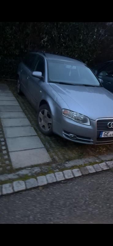 Grau Gebraucht 2006 Audi A4 Kombi | 1.500 € (Guter Preis) - Bild 1/4