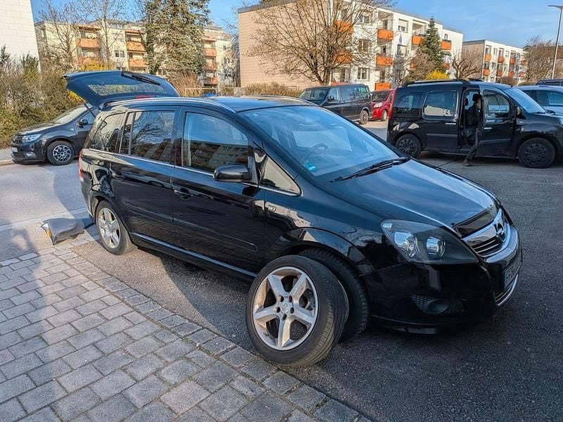 Gebraucht Opel Zafira 140 PS (102 kW) 2008 Schwarz Van / Kleinbus