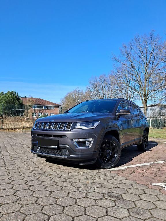 Gebraucht Jeep Compass Limited 150 PS (110 kW) 2021 Grau SUV