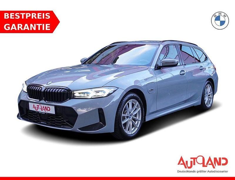Grau Gebraucht 2022 BMW 330e M Sport Kombi | 33.890 € (Fairer Preis) - Bild 1/4