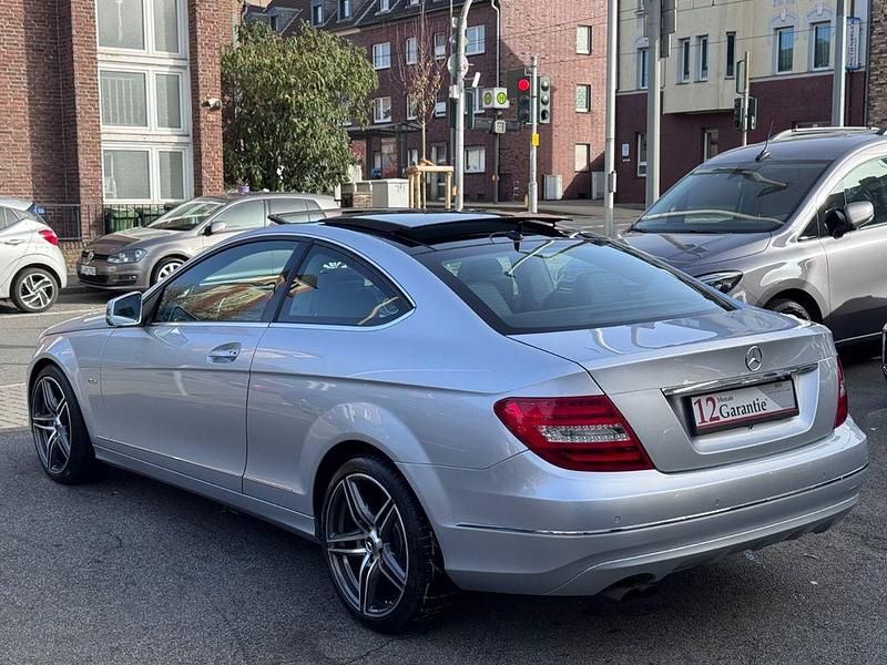 Gebraucht Mercedes C180 156 PS (114 kW) 2011 Silber Coupé