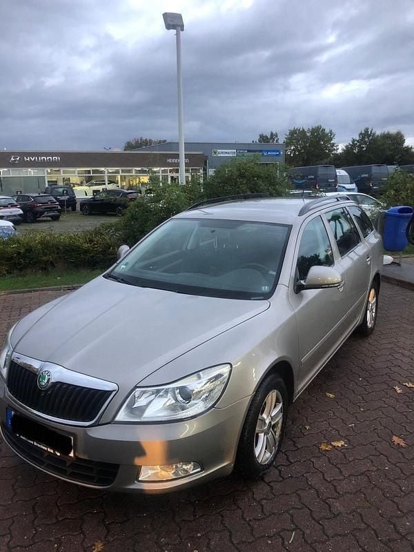 Beige Gebraucht 2009 Skoda Octavia Kombi | 3.600 € (Fairer Preis) - Bild 1/4