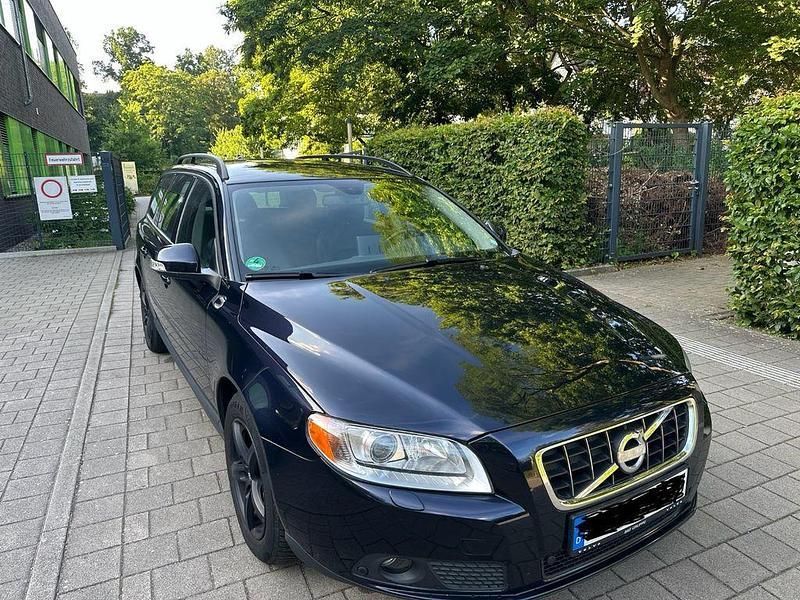 Schwarz Gebraucht 2010 Volvo V70 Drive Kinetic Kombi | 6.000 € (Guter Preis) - Bild 1/4
