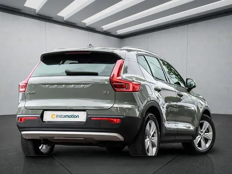 Gebraucht Volvo XC40 Core 163 PS (119 kW) 2024 Grün SUV