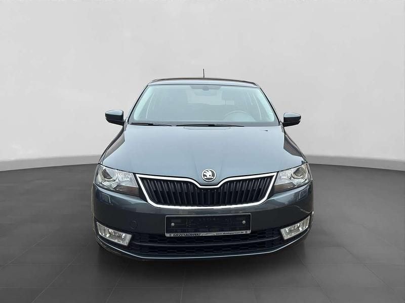 Quarzgrau metallic Gebraucht 2016 Skoda Rapid Joy Kleinwagen | 10.250 € (Fairer Preis) - Bild 1/4