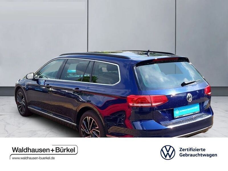 Gebraucht VW Passat Comfortline 190 PS (139 kW) 2018 Atlantik blue (blau) Kombi