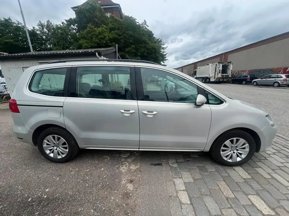 Gebraucht VW Sharan 140 PS (102 kW) 2014 Silber Van / Kleinbus