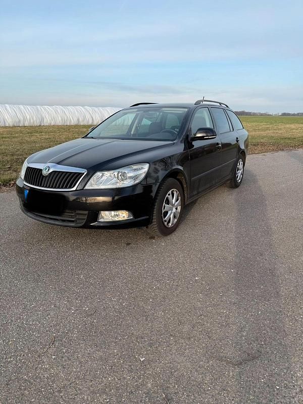 Gebraucht Skoda Octavia 110 PS (80 kW) 2012 Schwarz Kombi