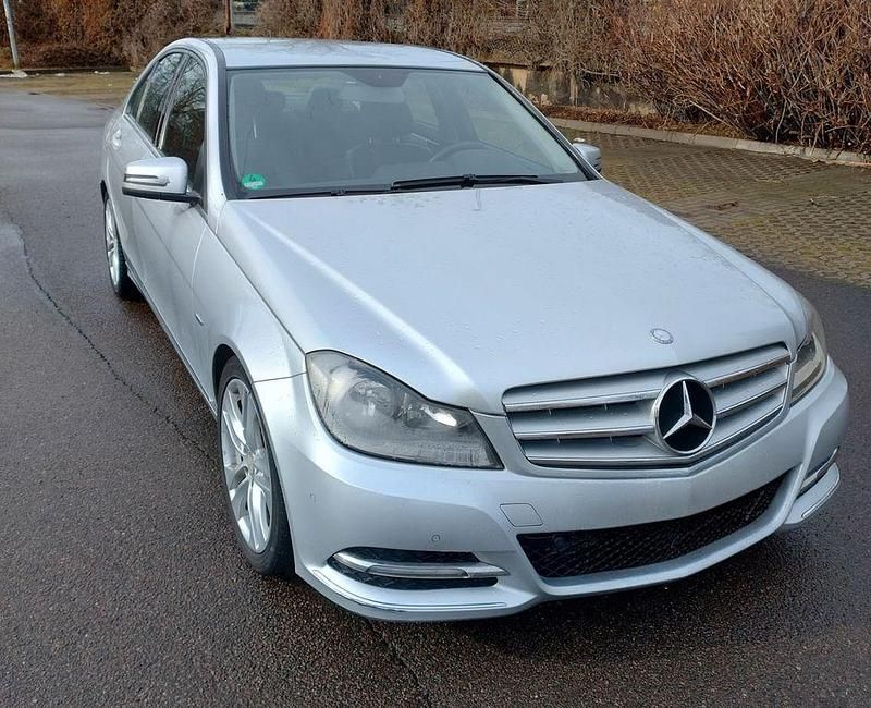 Gebraucht Mercedes C250 204 PS (150 kW) 2011 Silber Limousine