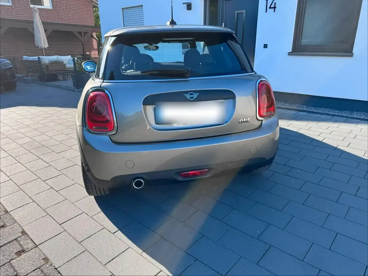 Usata Mini ONE 102 CV (75 kW) 2019 Beige Utilitaria