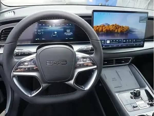 Neu BYD Seal Design 389 kW (530 PS) 2026 Grau SUV