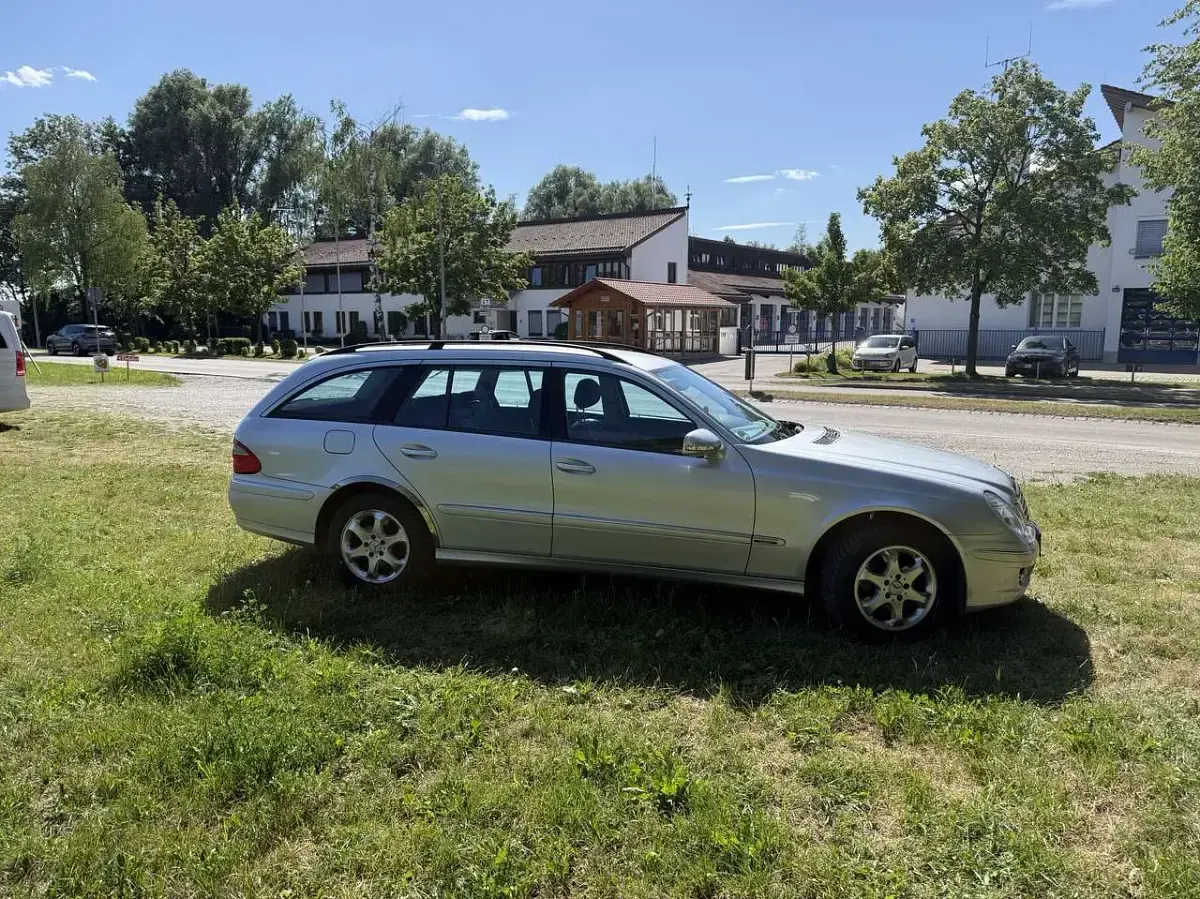Gebraucht Mercedes E200 184 PS (135 kW) 2006 Silber Kombi