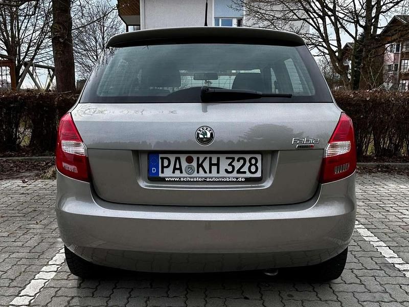 Gebraucht Skoda Fabia 75 PS (55 kW) 2010 Silber Kombi
