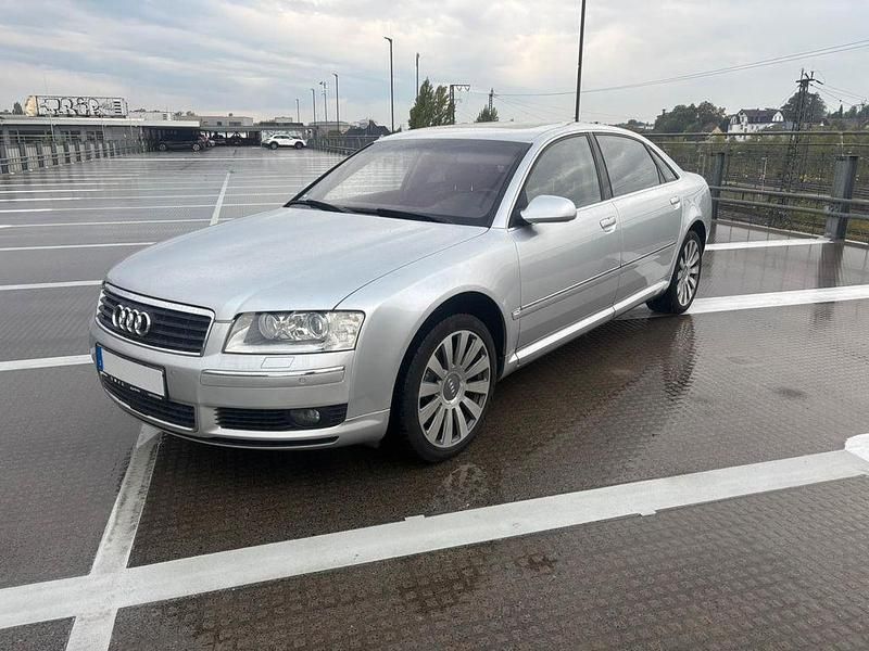 Silber Gebraucht 2004 Audi A8L Limousine | 13.900 € (Teuer) - Bild 1/4