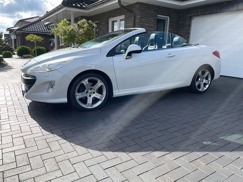 Weiß Gebraucht 2009 Peugeot 308 CC Cabrio | 3.890 € (Teuer) - Bild 1/4