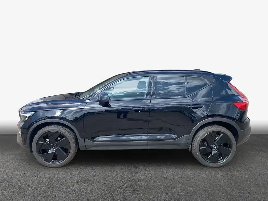 Gebraucht Volvo XC40 Plus 197 PS (144 kW) 2026 Onyx black metallic SUV