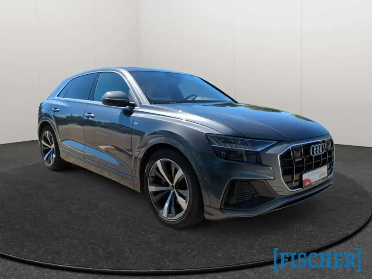 Gebraucht Audi Q8 S-Line 286 PS (210 kW) 2023 Grau SUV