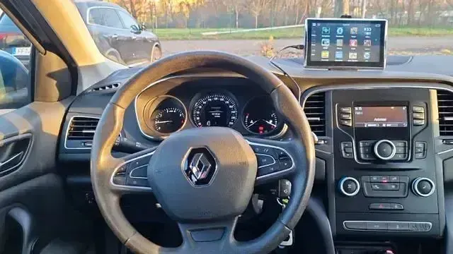Gebraucht Renault Mégane IV Life 101 PS (74 kW) 2017 Blau Limousine