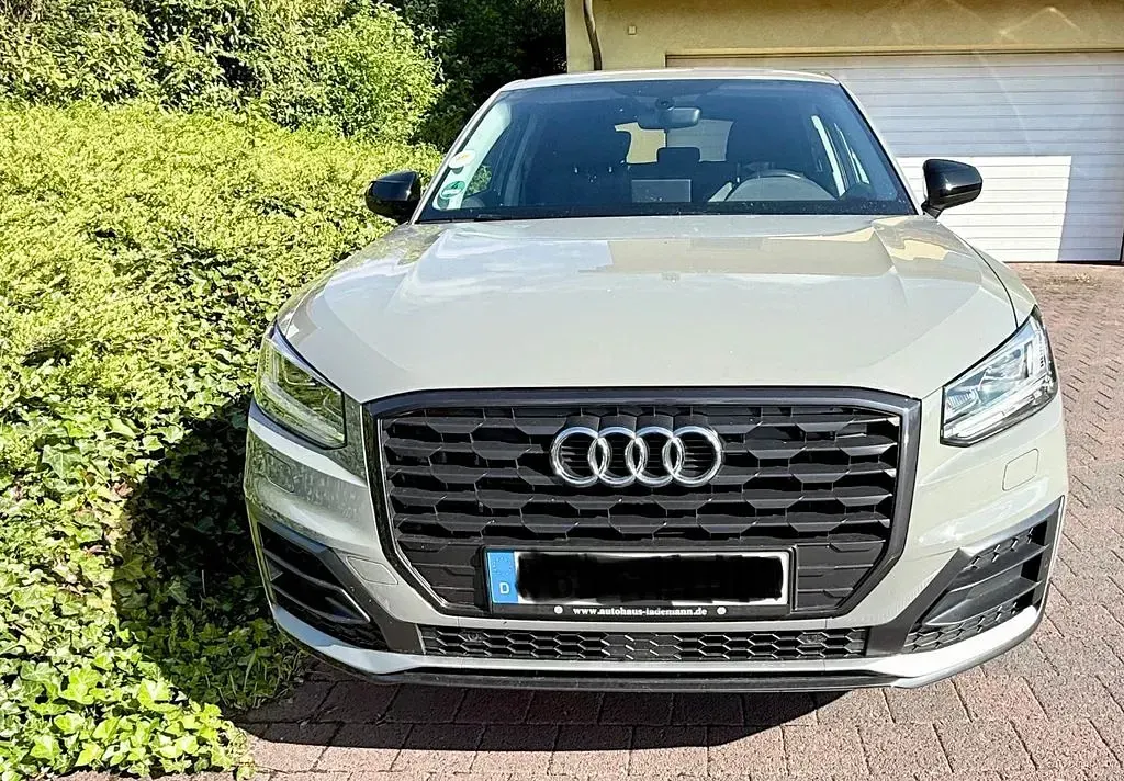 Gebraucht Audi Q2 S-Line 150 PS (110 kW) 2018 Grau SUV