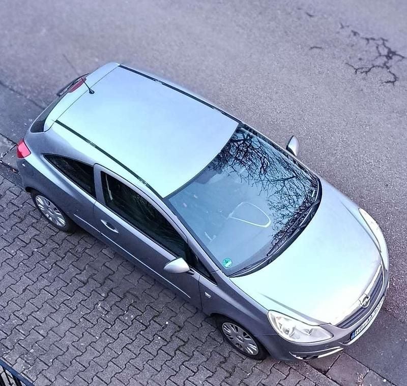 Grau Gebraucht 2007 Opel Corsa Limousine | 1.750 € (Guter Preis) - Bild 1/1