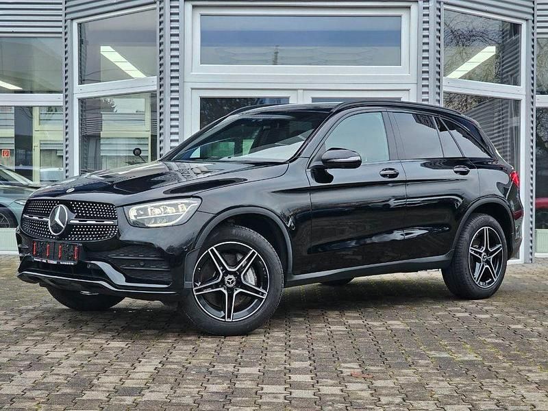 Gebraucht Mercedes GLC300 AMG 265 PS (194 kW) 2022 Schwarz SUV